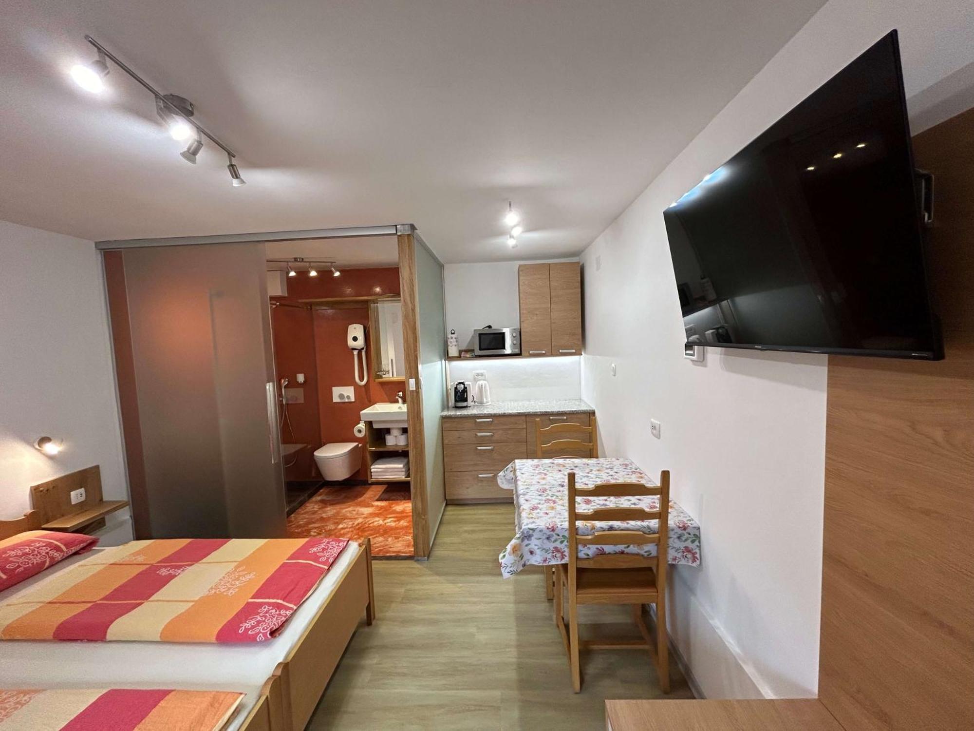 Apartments Mrakic Бовец Екстер'єр фото